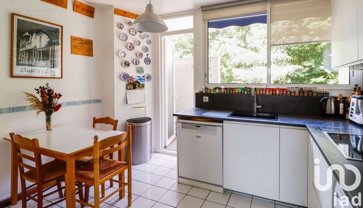 Photo 7 - Appartement à VILLE-D'AVRAY