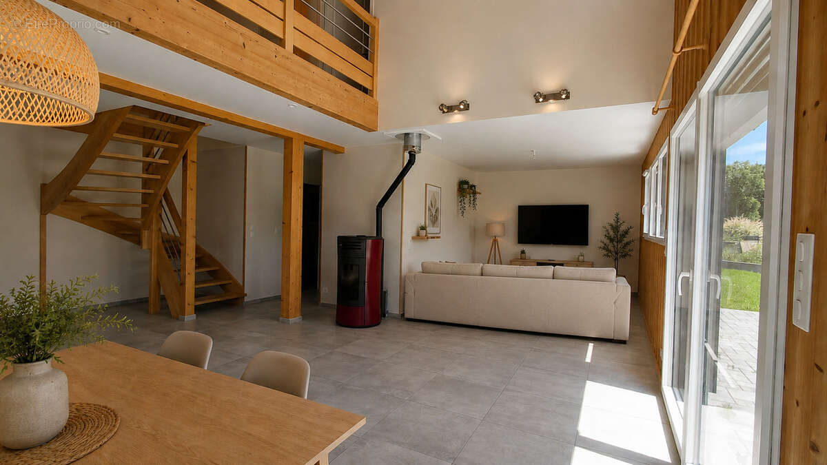 Maison à VERCEL-VILLEDIEU-LE-CAMP
