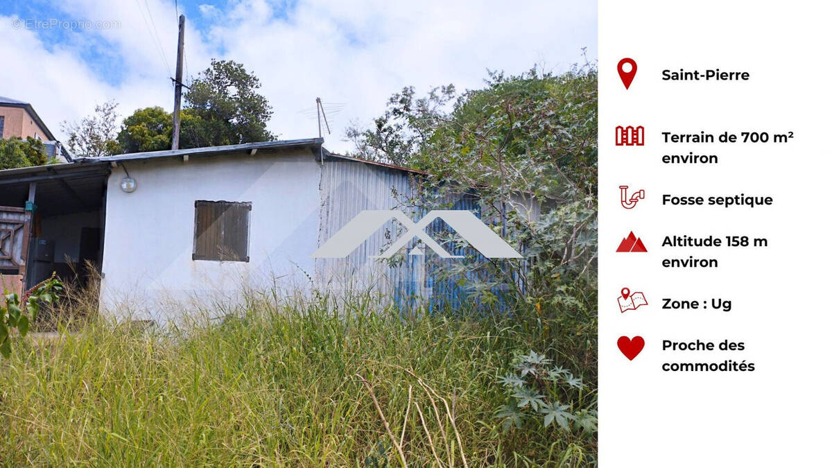 Terrain à SAINT-PIERRE