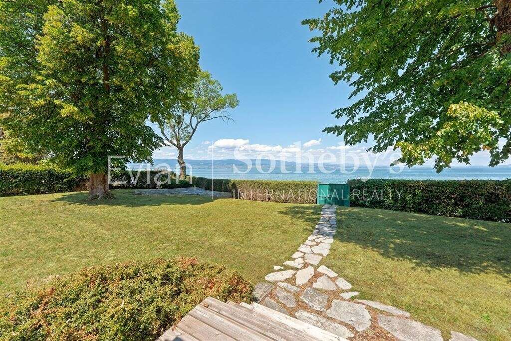 Villa pieds dans l’eau Anthy-sur-Léman - photo 4