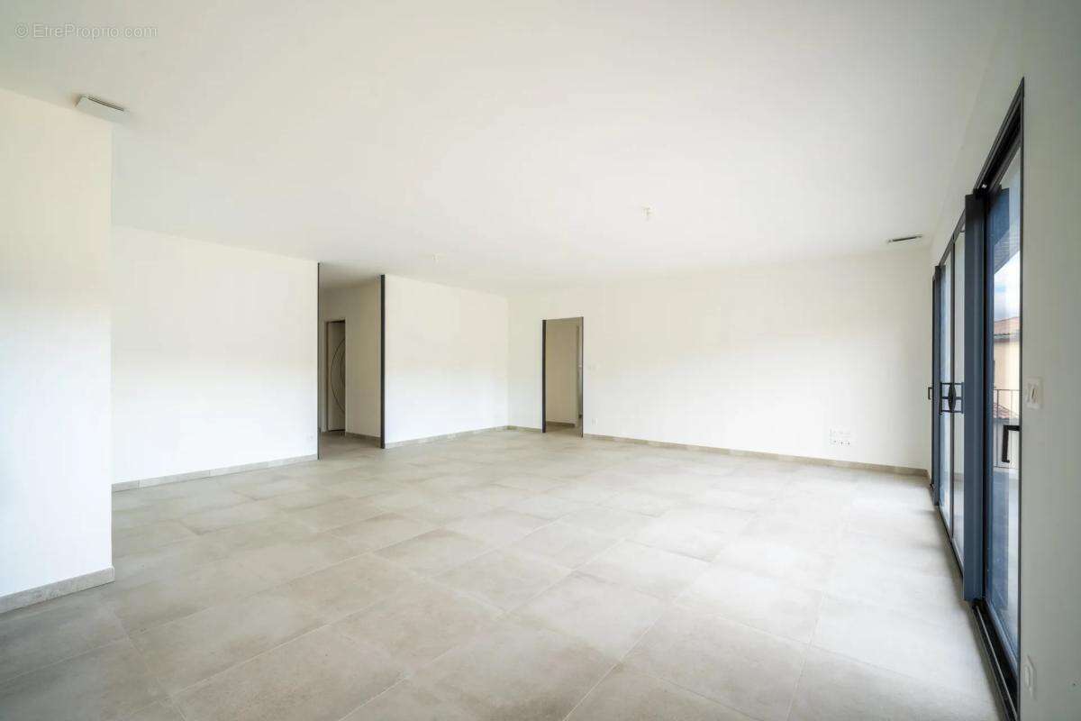 Maison à MOULES-ET-BAUCELS