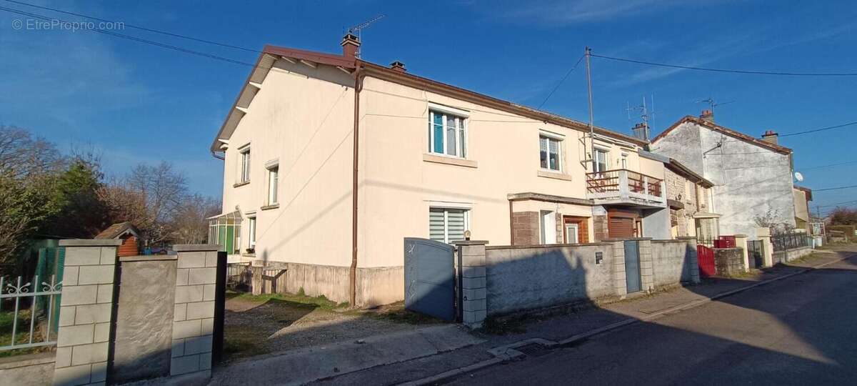 Maison à SAINT-SAUVEUR