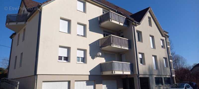 Appartement à ROUGEMONT-LE-CHATEAU
