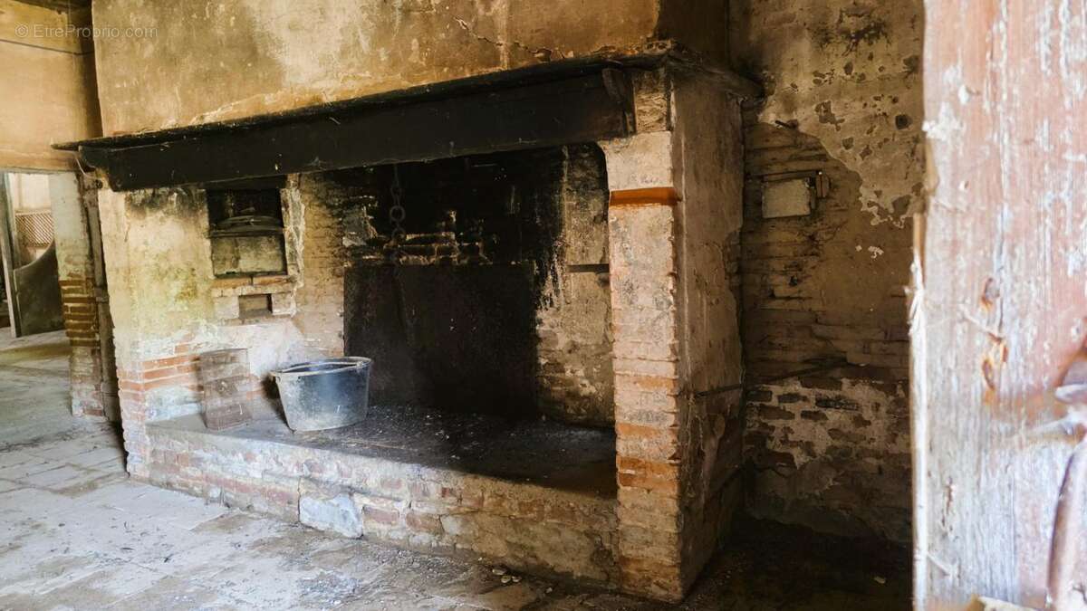 Maison à NEGREPELISSE