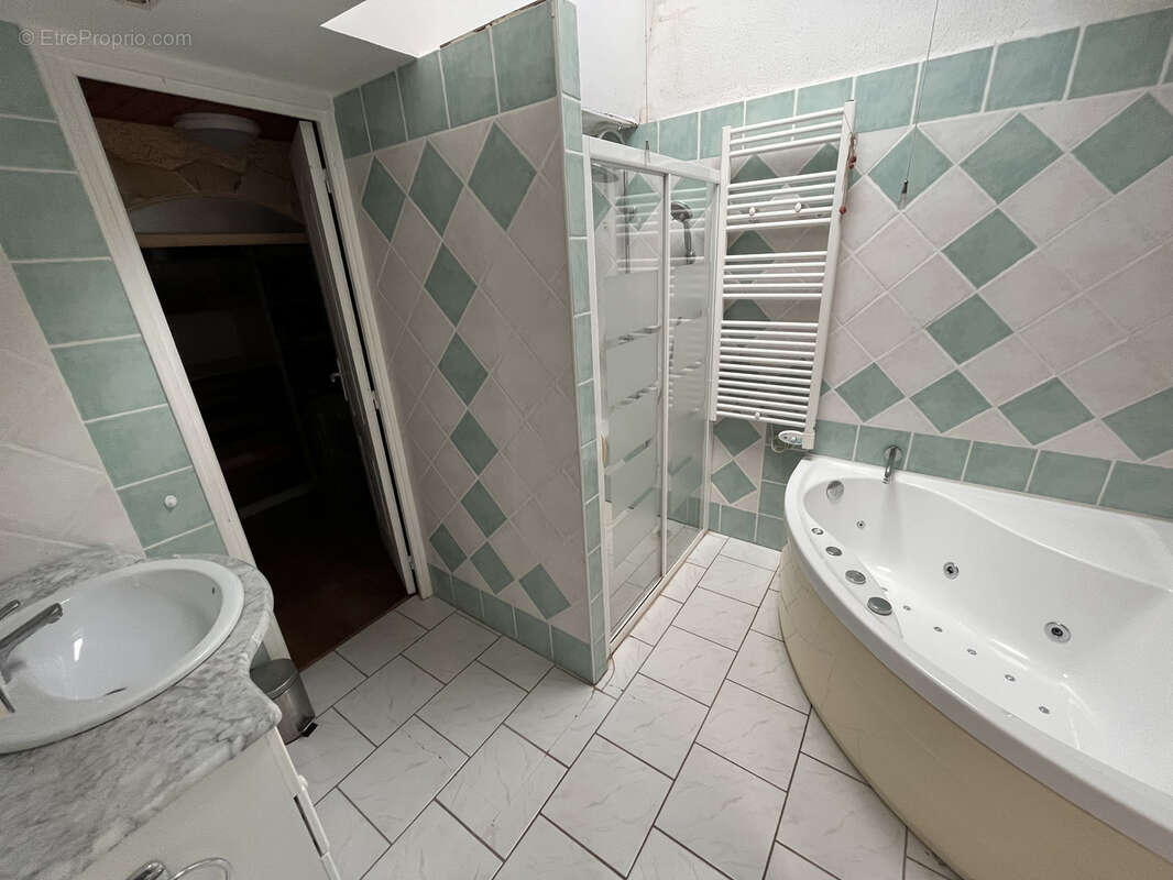 Maison à LAMALOU-LES-BAINS