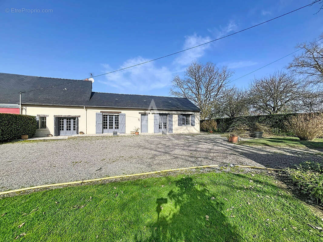 Maison à SAINTE-GEMMES-D'ANDIGNE