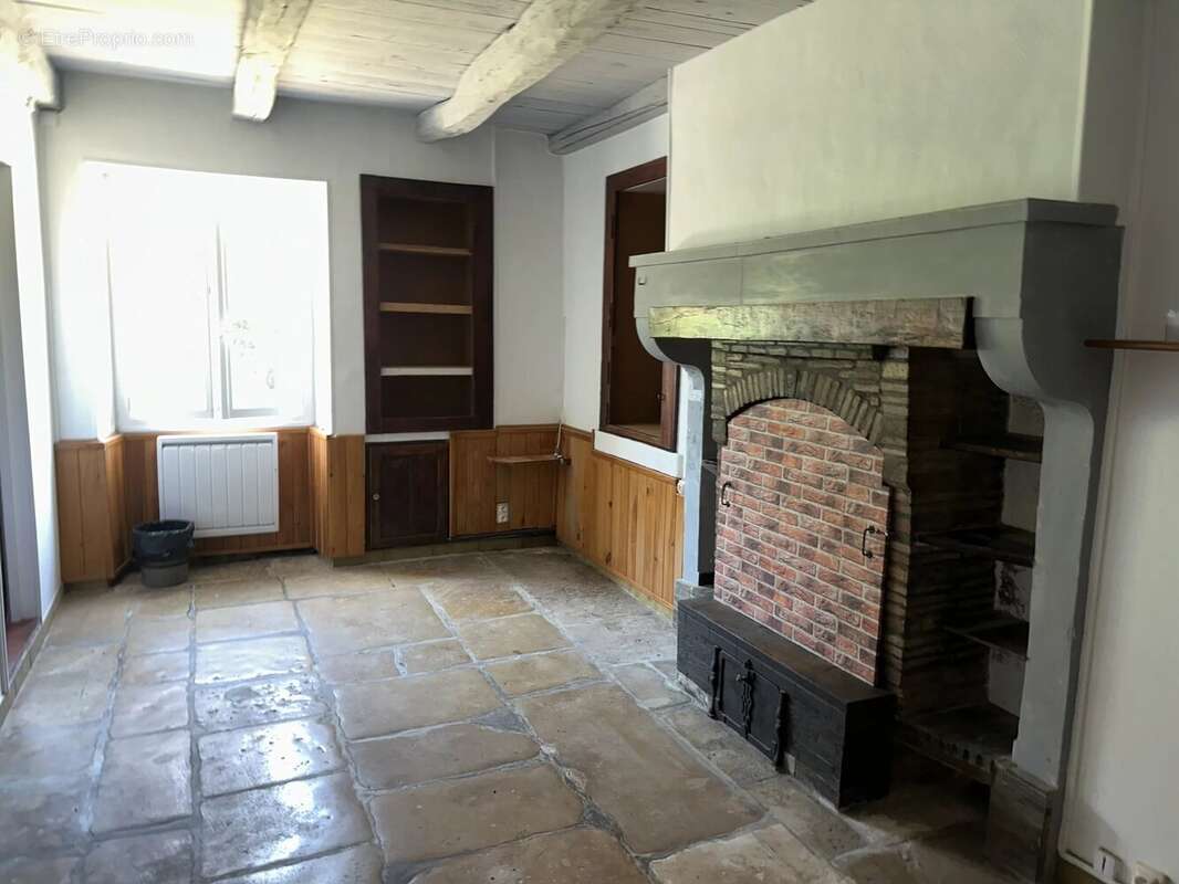 Maison à CHAMPNIERS