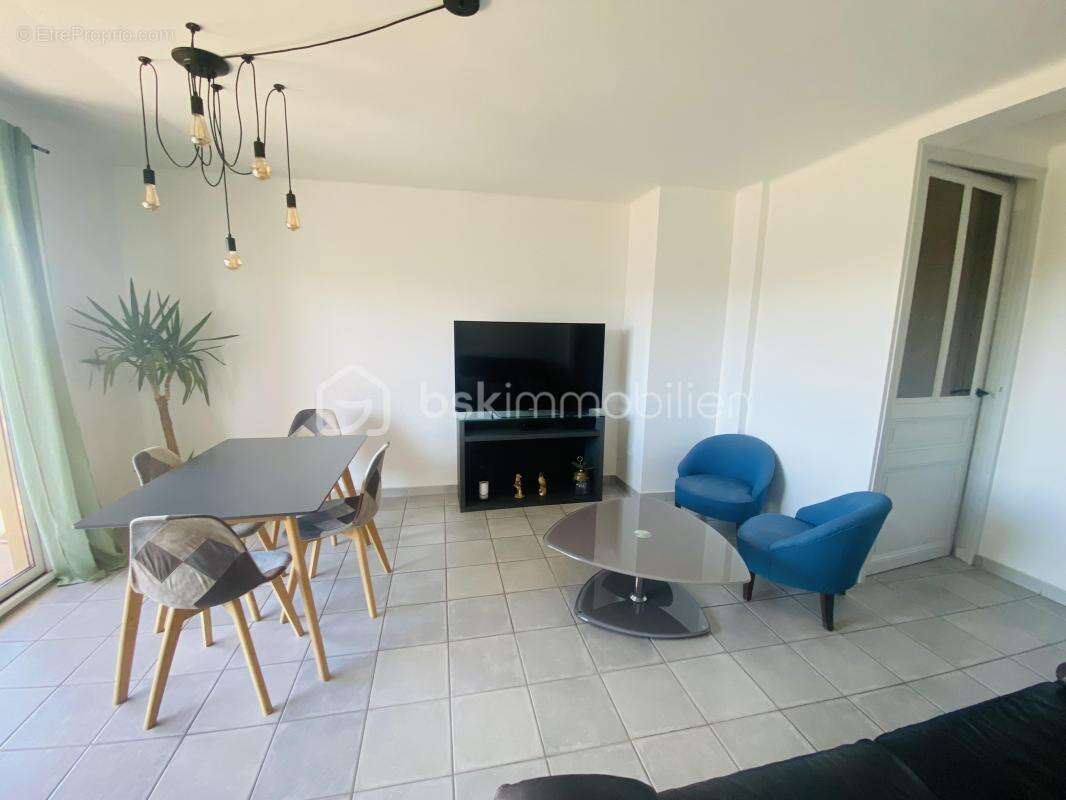 Appartement à SIX-FOURS-LES-PLAGES