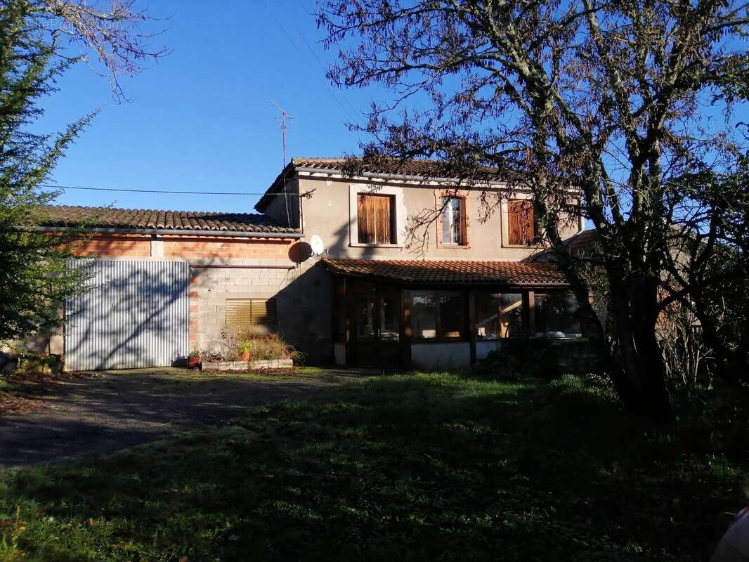 Maison à CAHUZAC-SUR-VERE