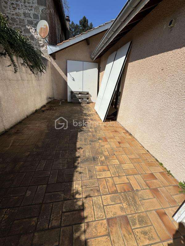 Commerce à SAINT-HAON-LE-VIEUX