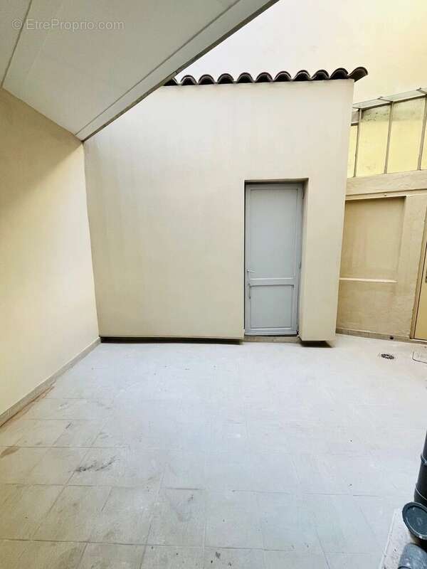 Appartement à MARSEILLE-1E