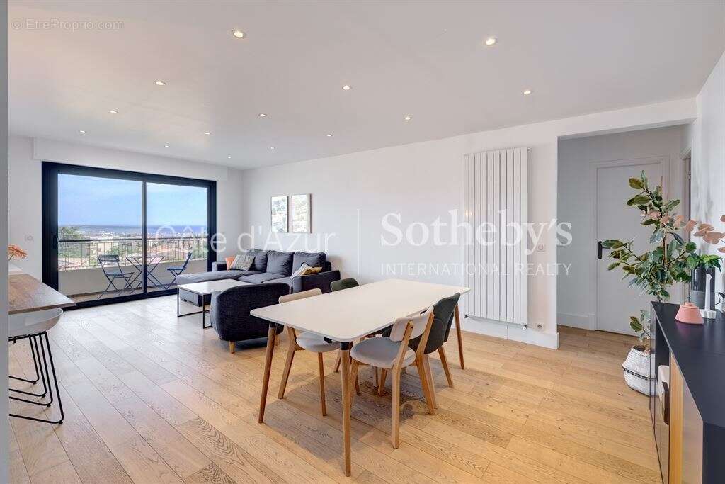 Appartement à LE CANNET