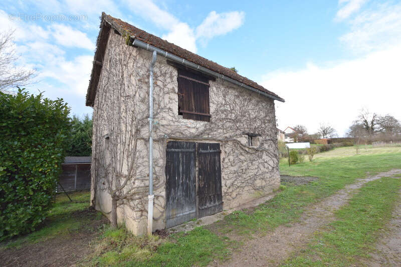 Maison à CHARRIN