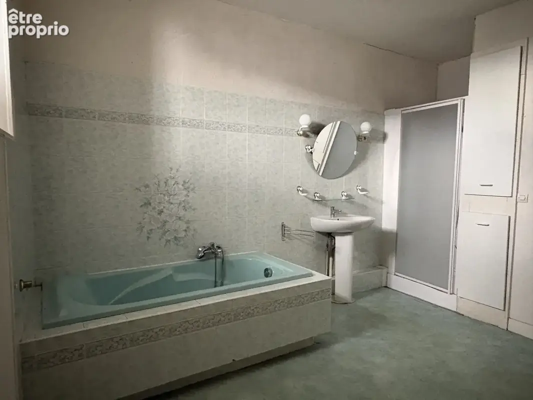 Coussac Bonneval immeuble - ancien magasin et appartement F3 - photo 14