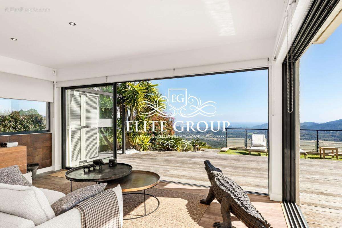 Maison à LES ADRETS-DE-L'ESTEREL