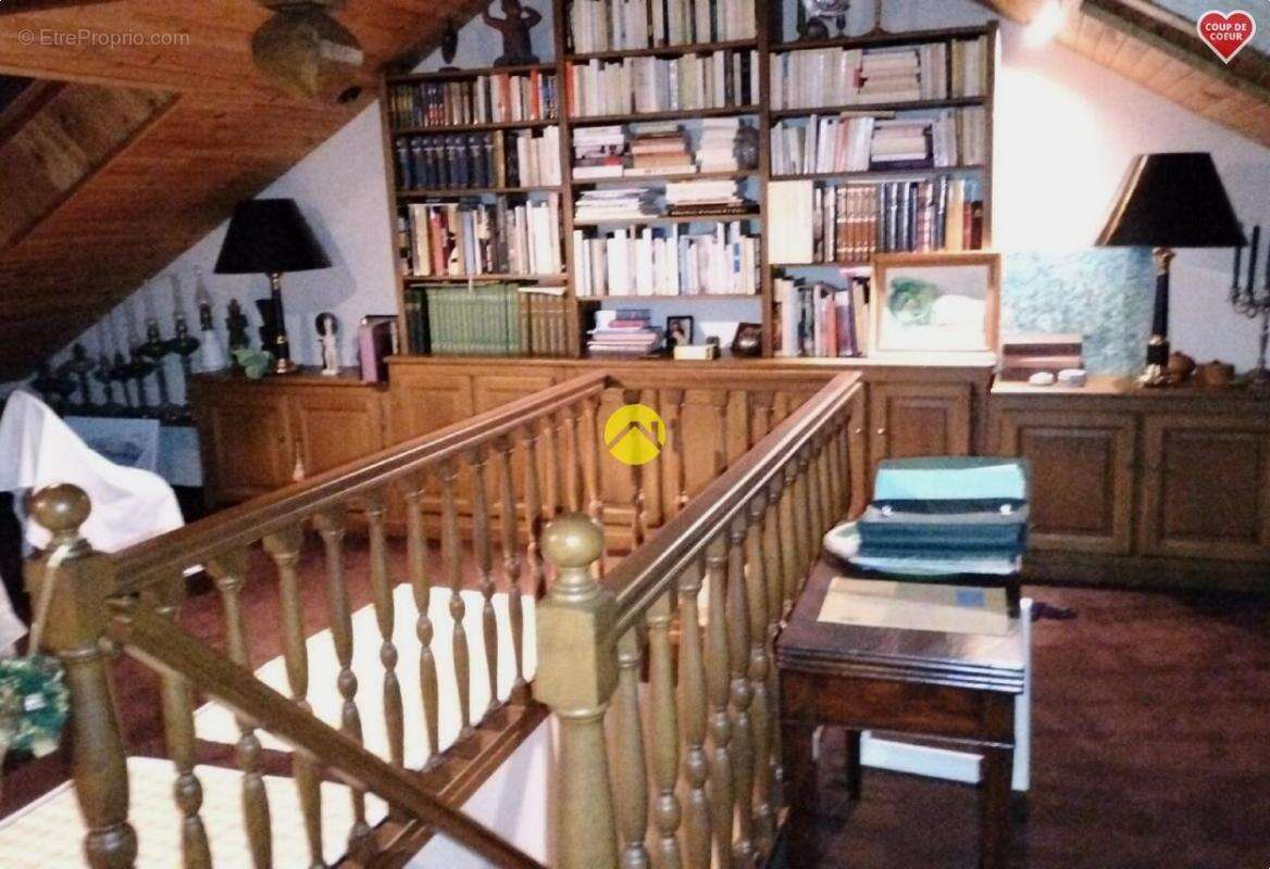 Maison à CHAMBON-SUR-VOUEIZE