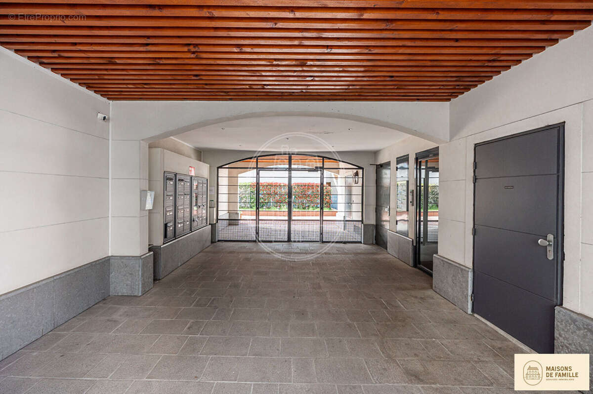 Appartement à HOUILLES