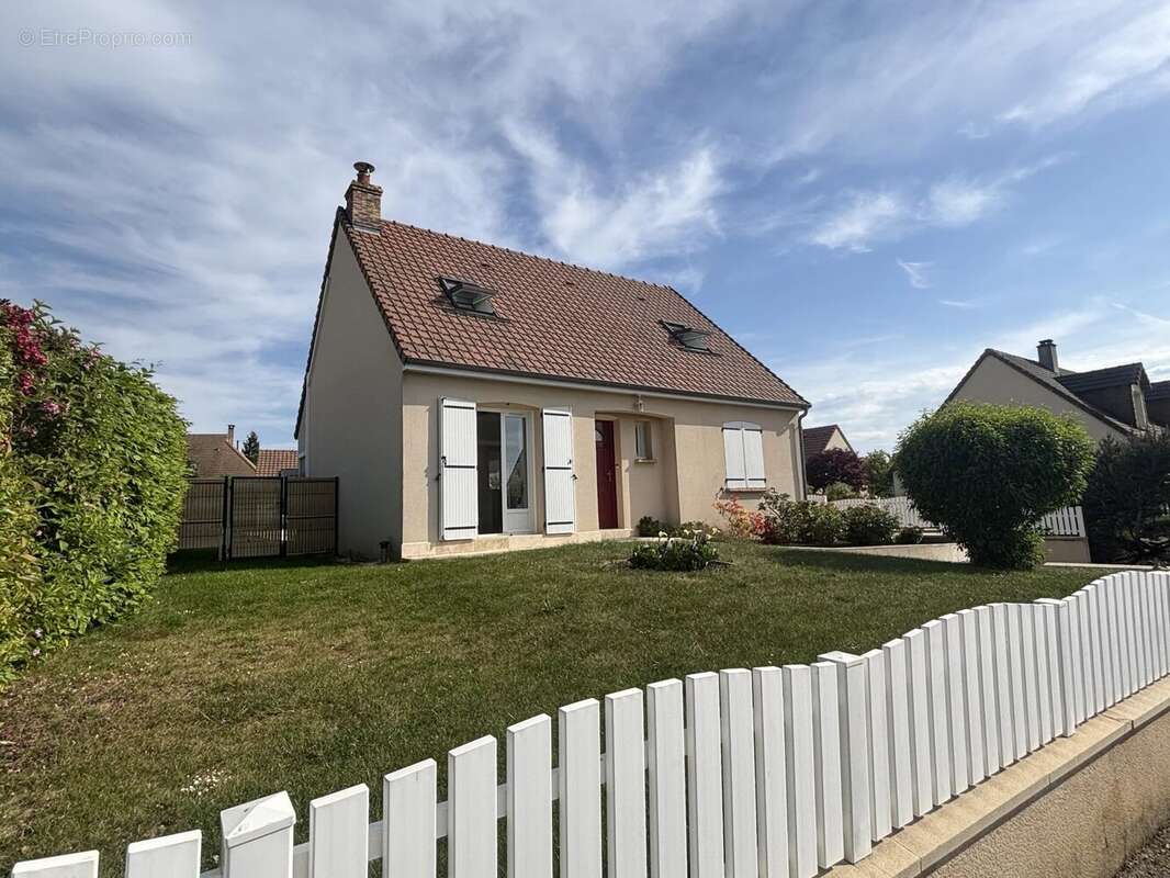 Maison à CONNERRE