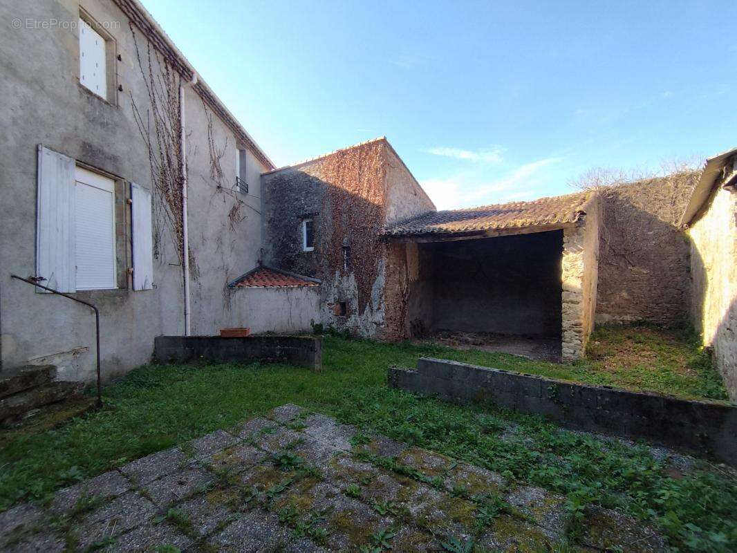 Maison à LEGE