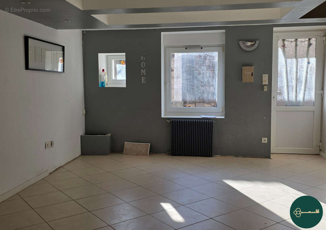 Maison à NEUVILLE-LES-VAUCOULEURS