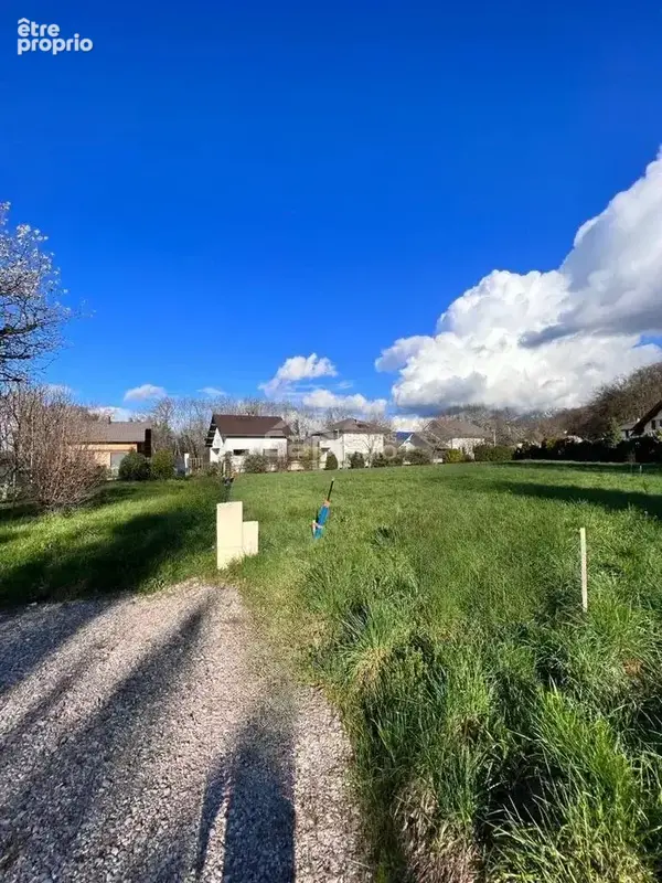 Terrain plat - 600 m² - viabilisé - photo 1