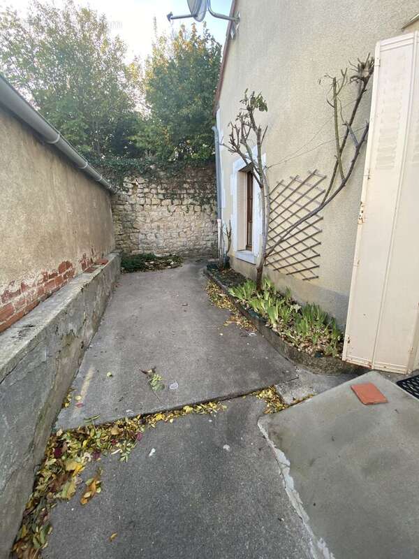 Maison à COULANGES-SUR-YONNE