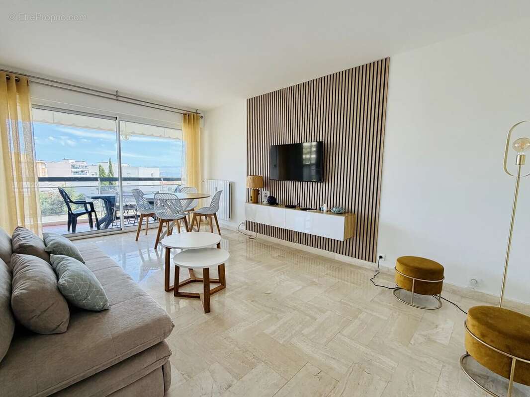 Appartement à VALLAURIS