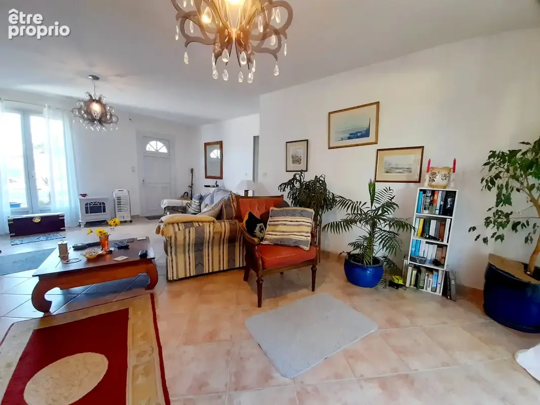 Plain-pied moderne et lumineux dans un environnement paisible - photo 3