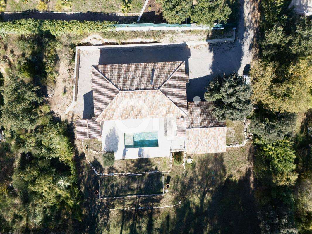 Maison à MONTAUROUX