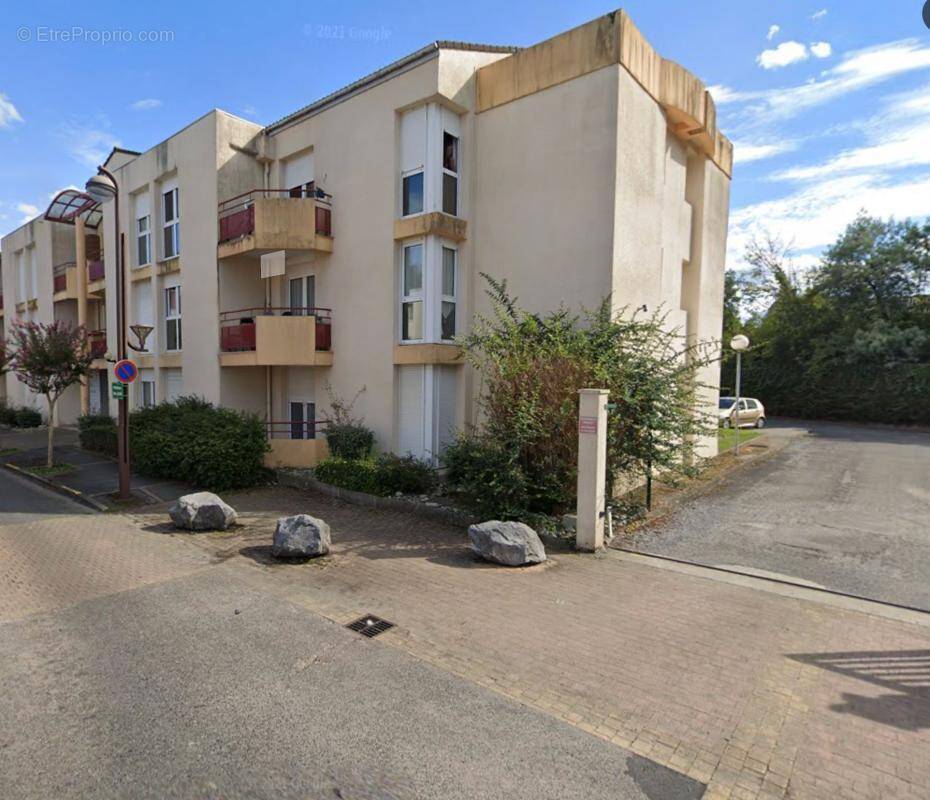 Appartement à LONS