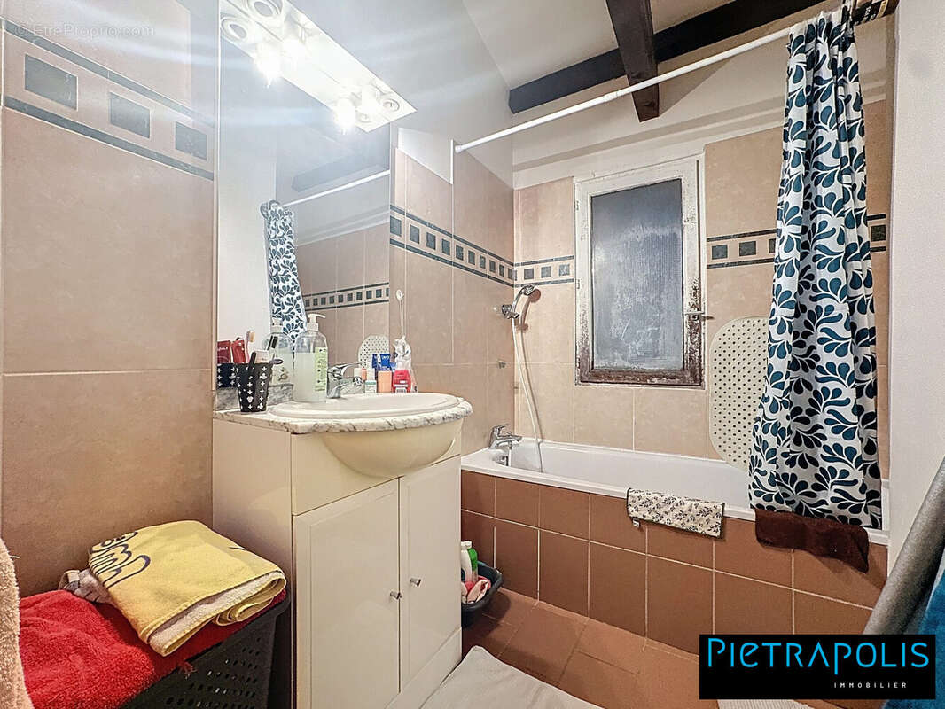 Appartement à CRAPONNE