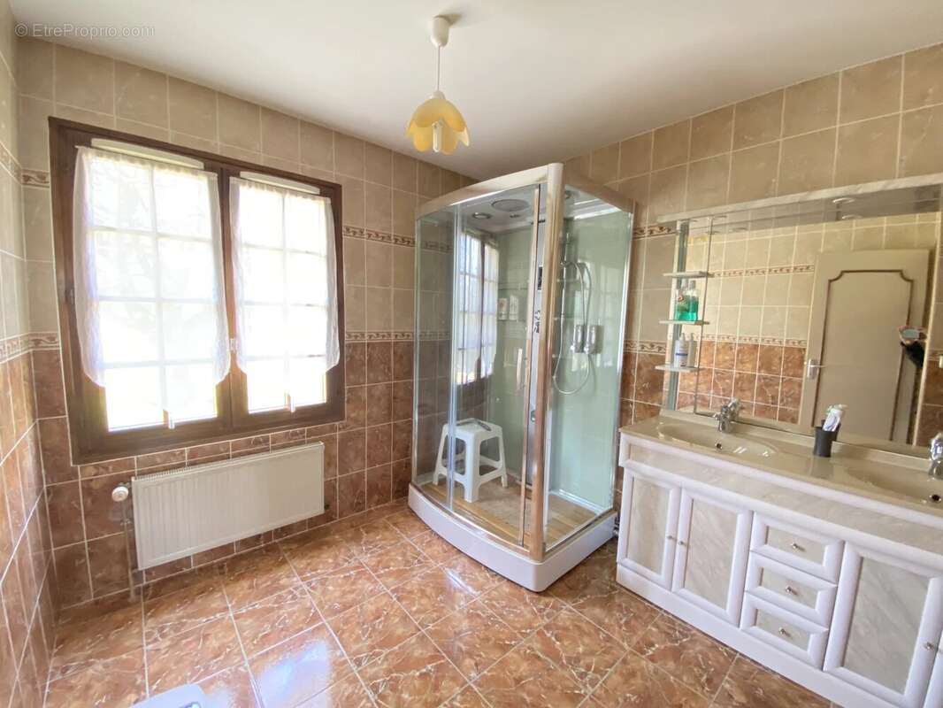 Maison à MONTREUIL-JUIGNE