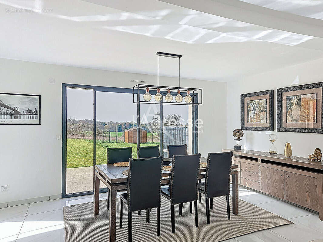 Maison à BAILLY-ROMAINVILLIERS