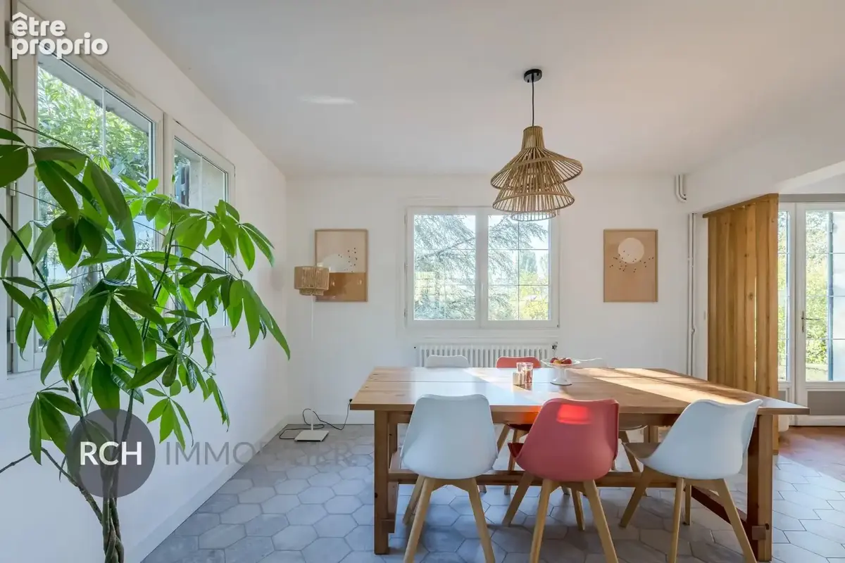 Exclusivité - Grande maison familiale sur un beau jardin au calme - photo 10