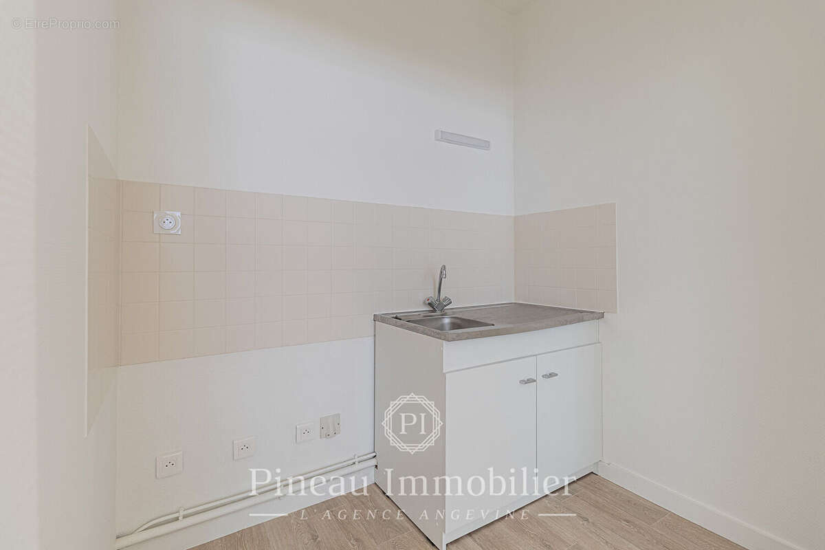 Appartement T2 Angers - Centre-ville / Château - Rez-de-chaussée - Idéal 1er achat ou investissement - photo 4