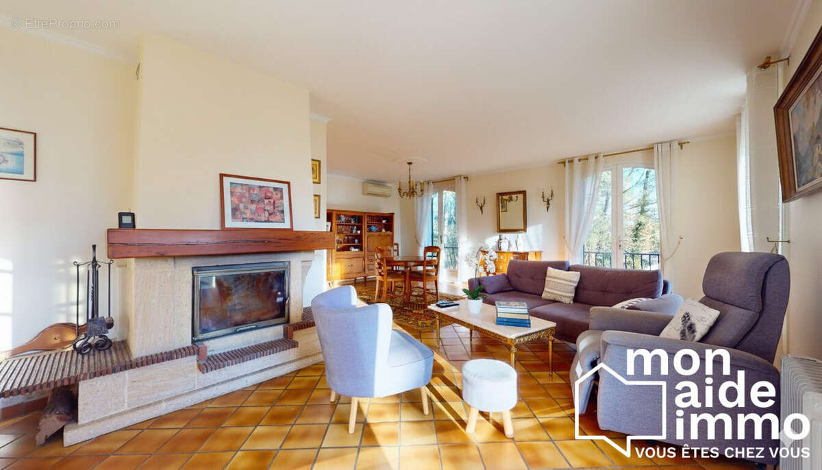Maison à CAMARSAC
