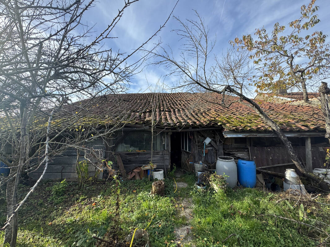 Parking à VILLE-SUR-TERRE