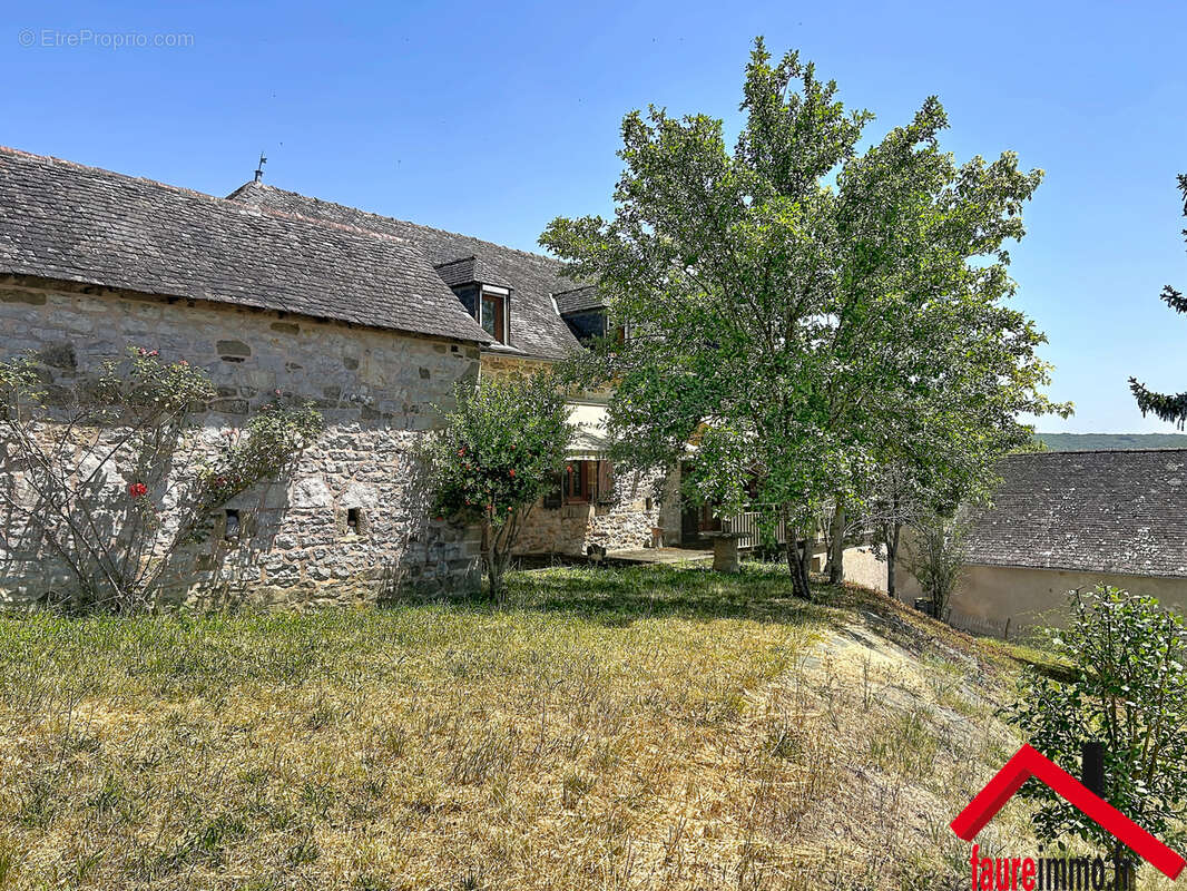Maison à LISSAC-SUR-COUZE