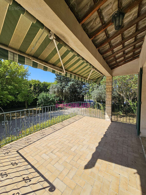 Maison à PERNES-LES-FONTAINES