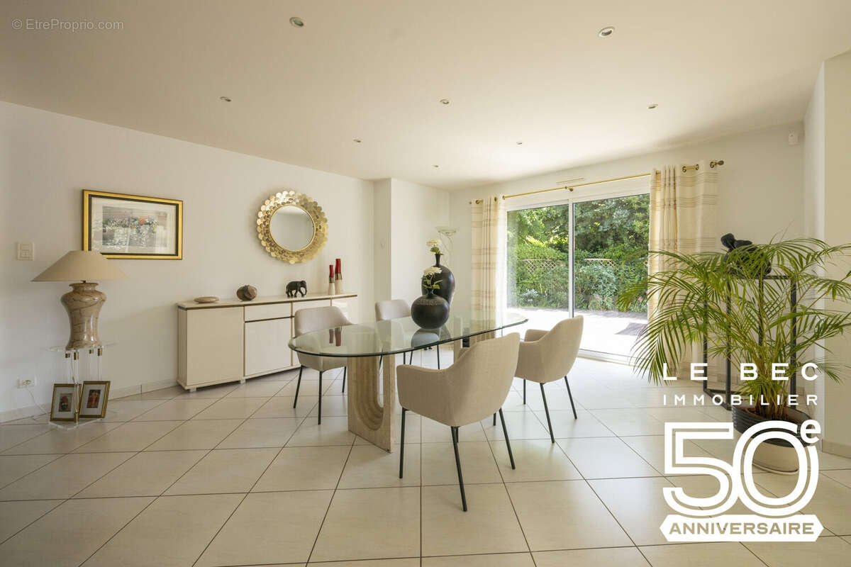 Maison 195 m² à Erdeven  - photo 2