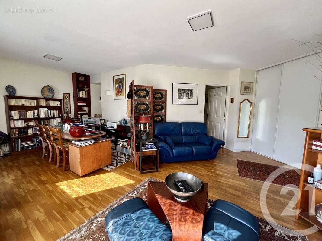 Appartement à SAINT-MAUR-DES-FOSSES