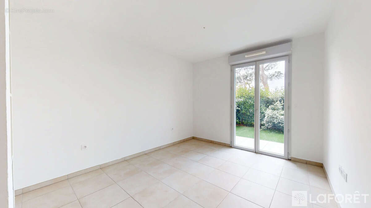Appartement à PUGET-SUR-ARGENS