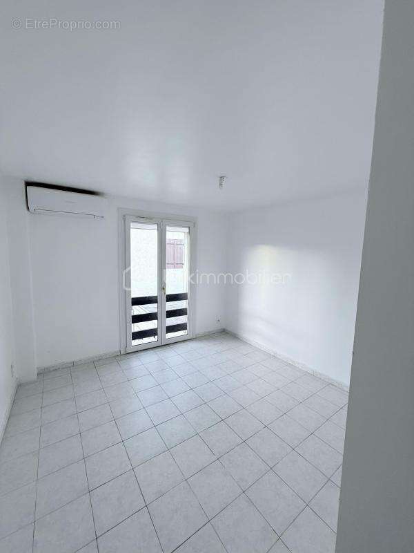 Maison à CHATEAUNEUF-LES-MARTIGUES