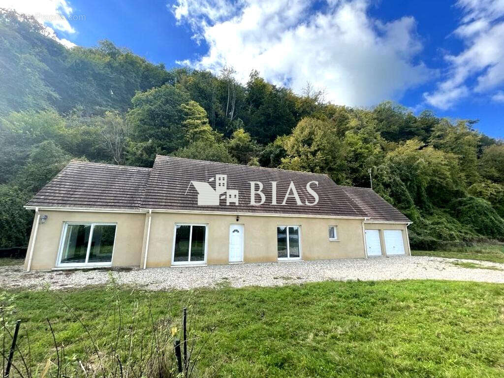 Maison à LE MESNIL-SOUS-JUMIEGES