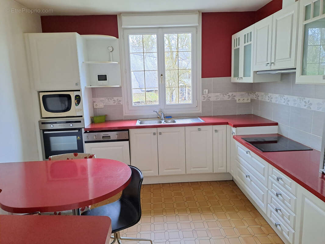 Maison à SAINT-HERBLON