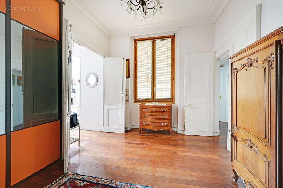 Appartement à PARIS-11E