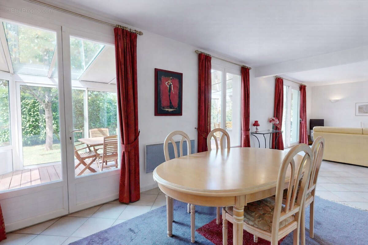 Maison à SIVRY-COURTRY