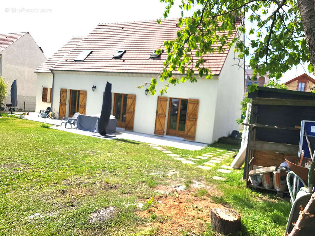 Maison à MONTMAGNY