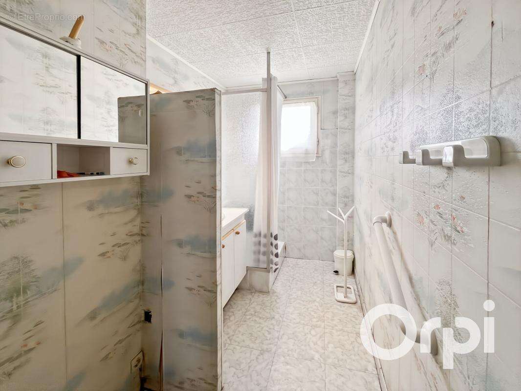 Appartement à LIVRON-SUR-DROME
