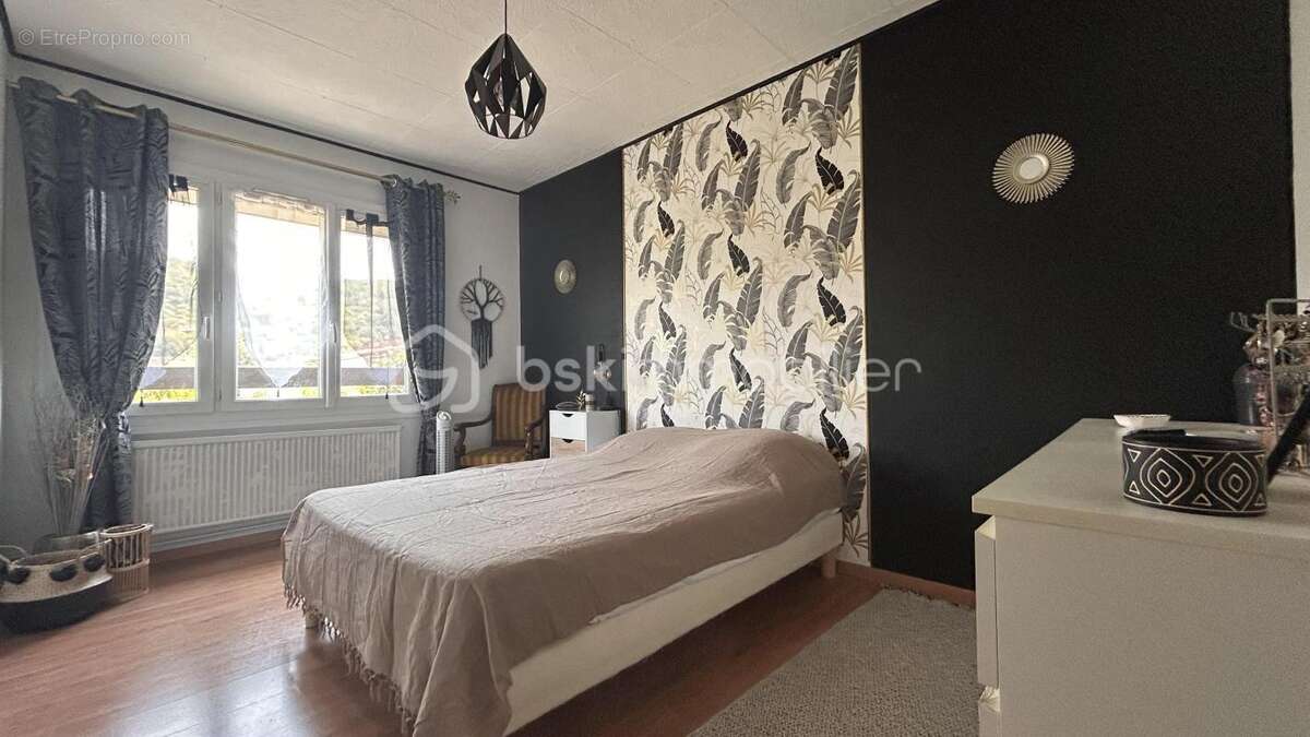Maison mitoyenne T5 de 95 m² avec jardin  – Rue Lucien-Sampaix, Échirolles - photo 6